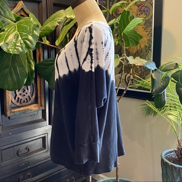 Splendid Dolman Waffle Knit Navy Tie Dye VNeck - Picture 9 of 14